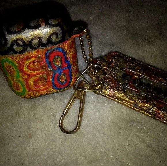 Coach custom airpod 2nd Gen case + single bud - Picture 1 of 7